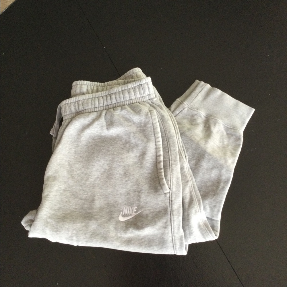 Nike Men’s Gray Joggers Sweatpants